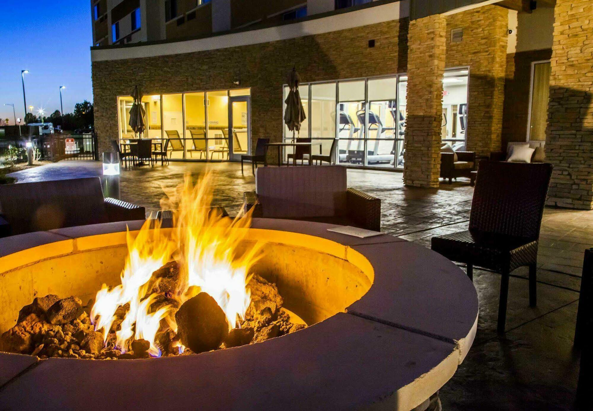 Courtyard By Marriott St. Louis St. Peters Hotel Saint Peters Exterior photo
